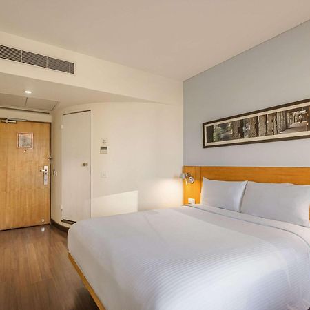 Hotel Ibis Bengaluru Hosur Road - An Accor Brand Zewnętrze zdjęcie