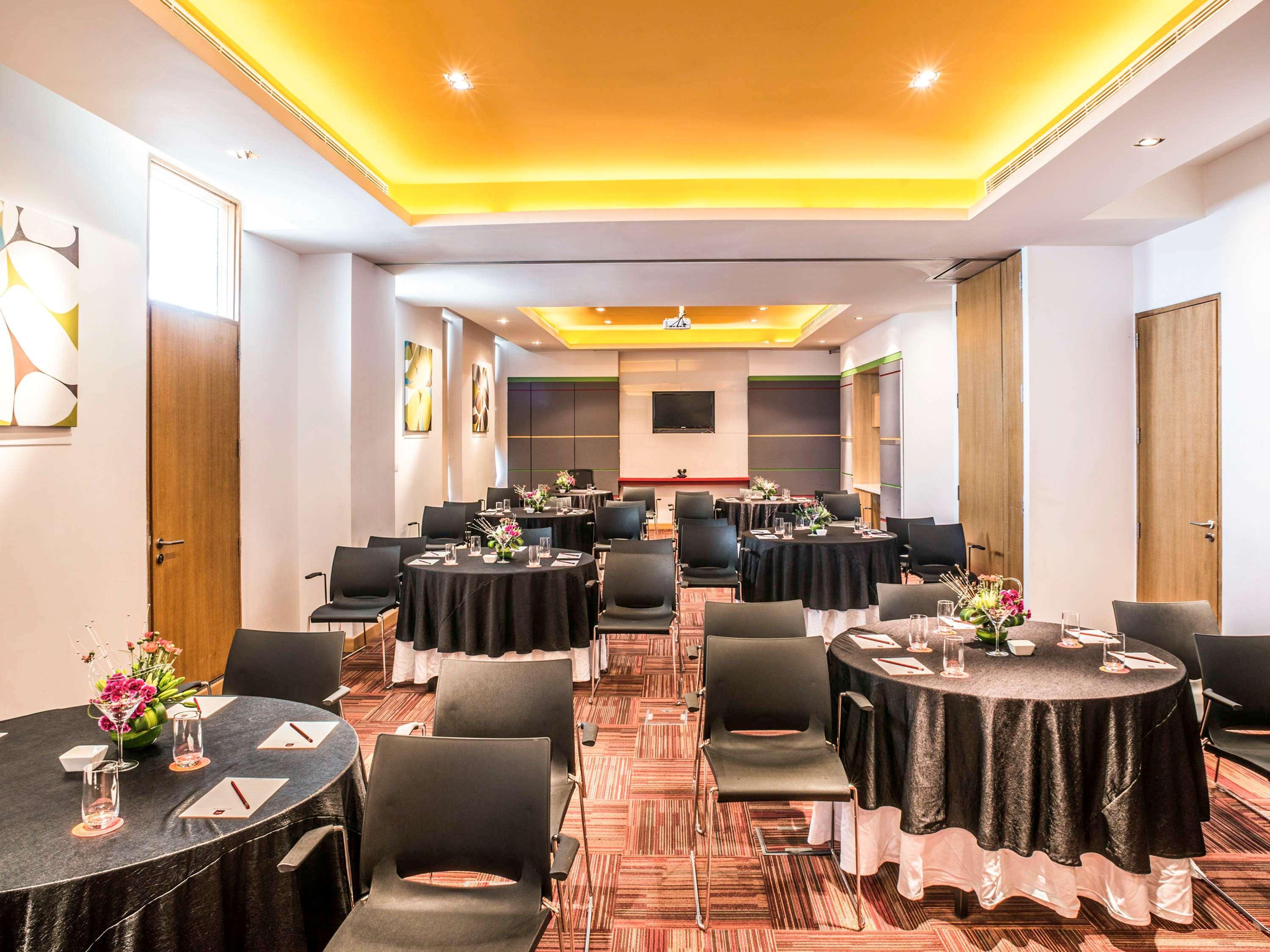 Hotel Ibis Bengaluru Hosur Road - An Accor Brand Zewnętrze zdjęcie