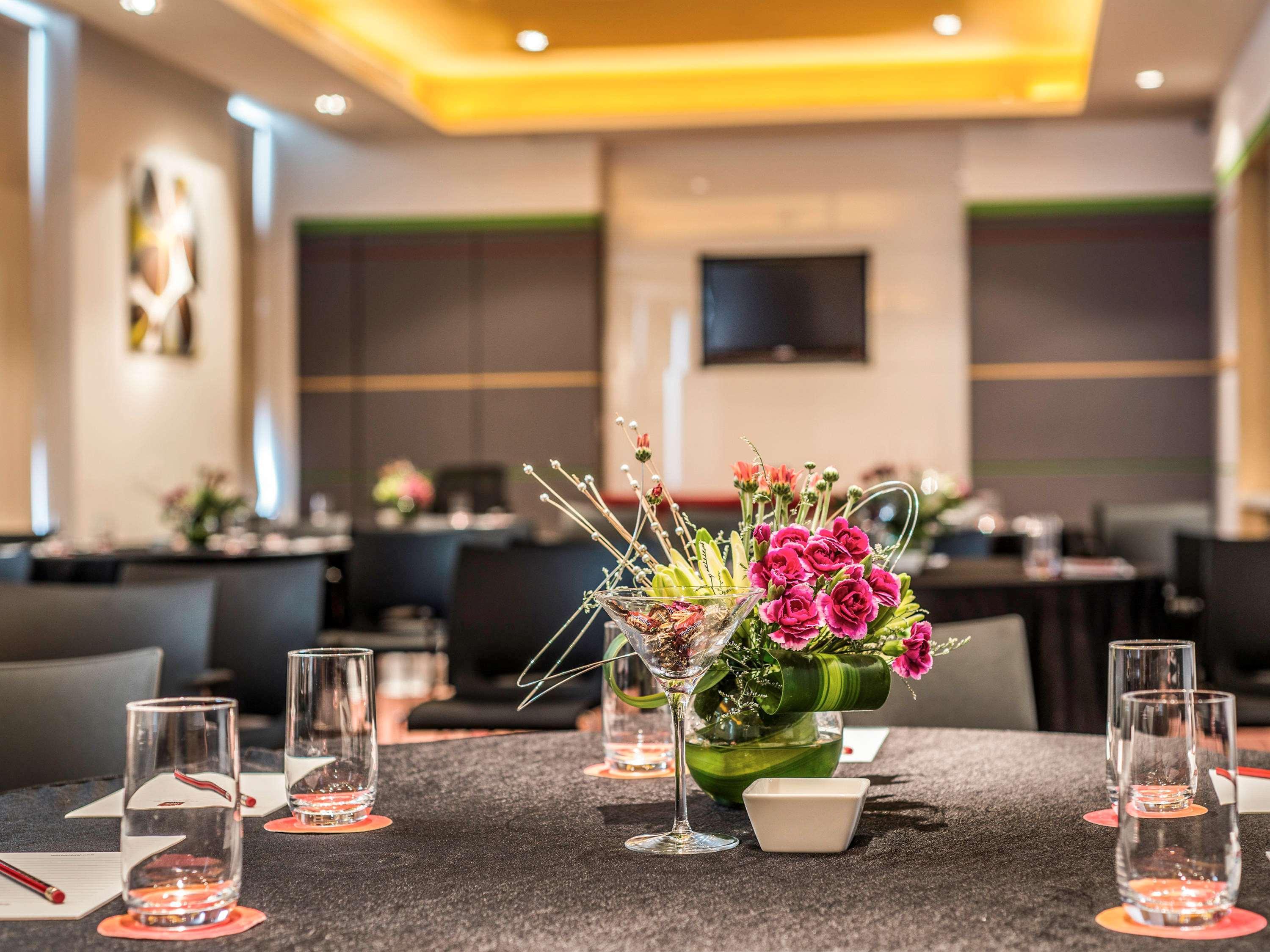 Hotel Ibis Bengaluru Hosur Road - An Accor Brand Zewnętrze zdjęcie