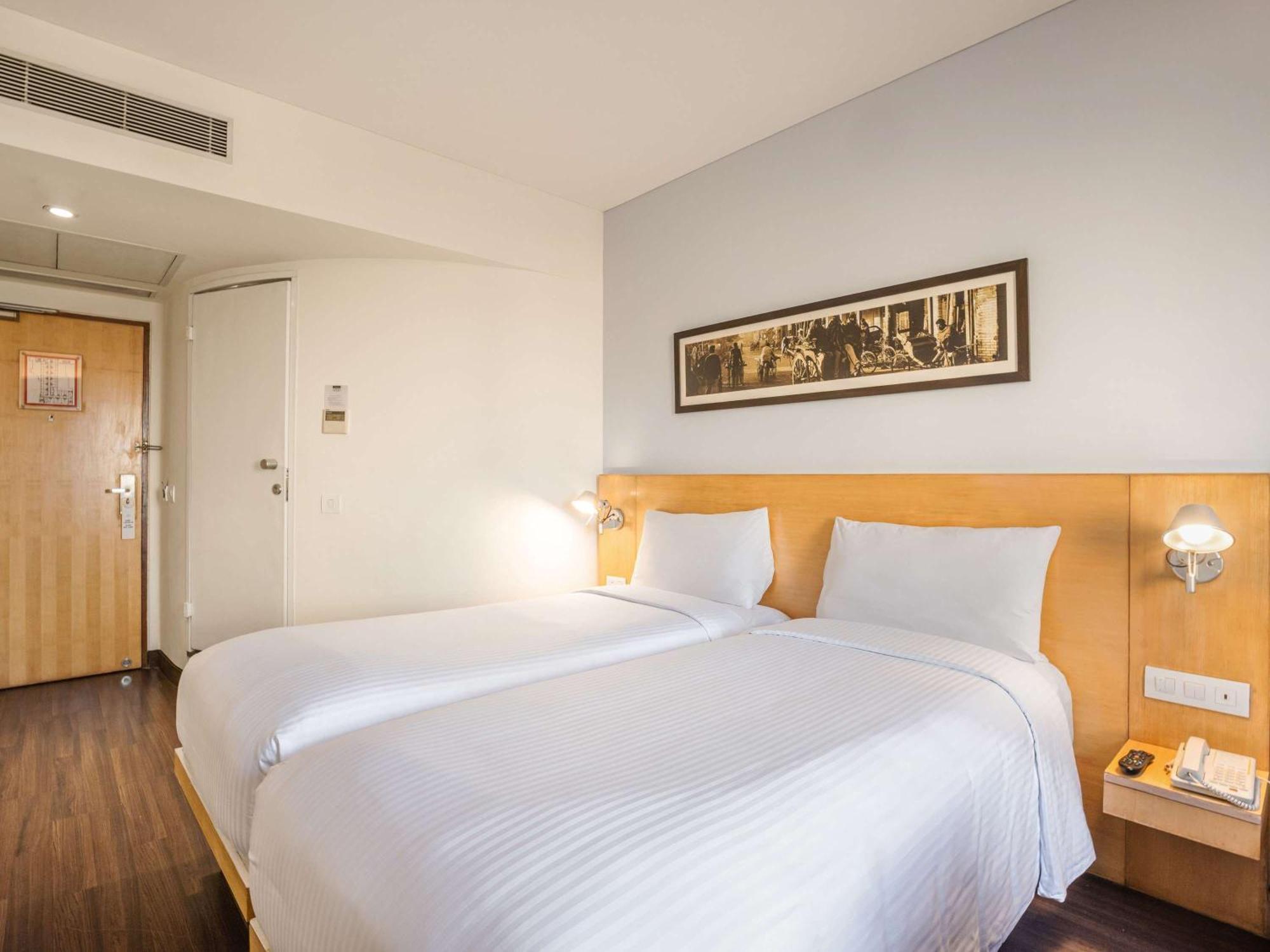 Hotel Ibis Bengaluru Hosur Road - An Accor Brand Zewnętrze zdjęcie