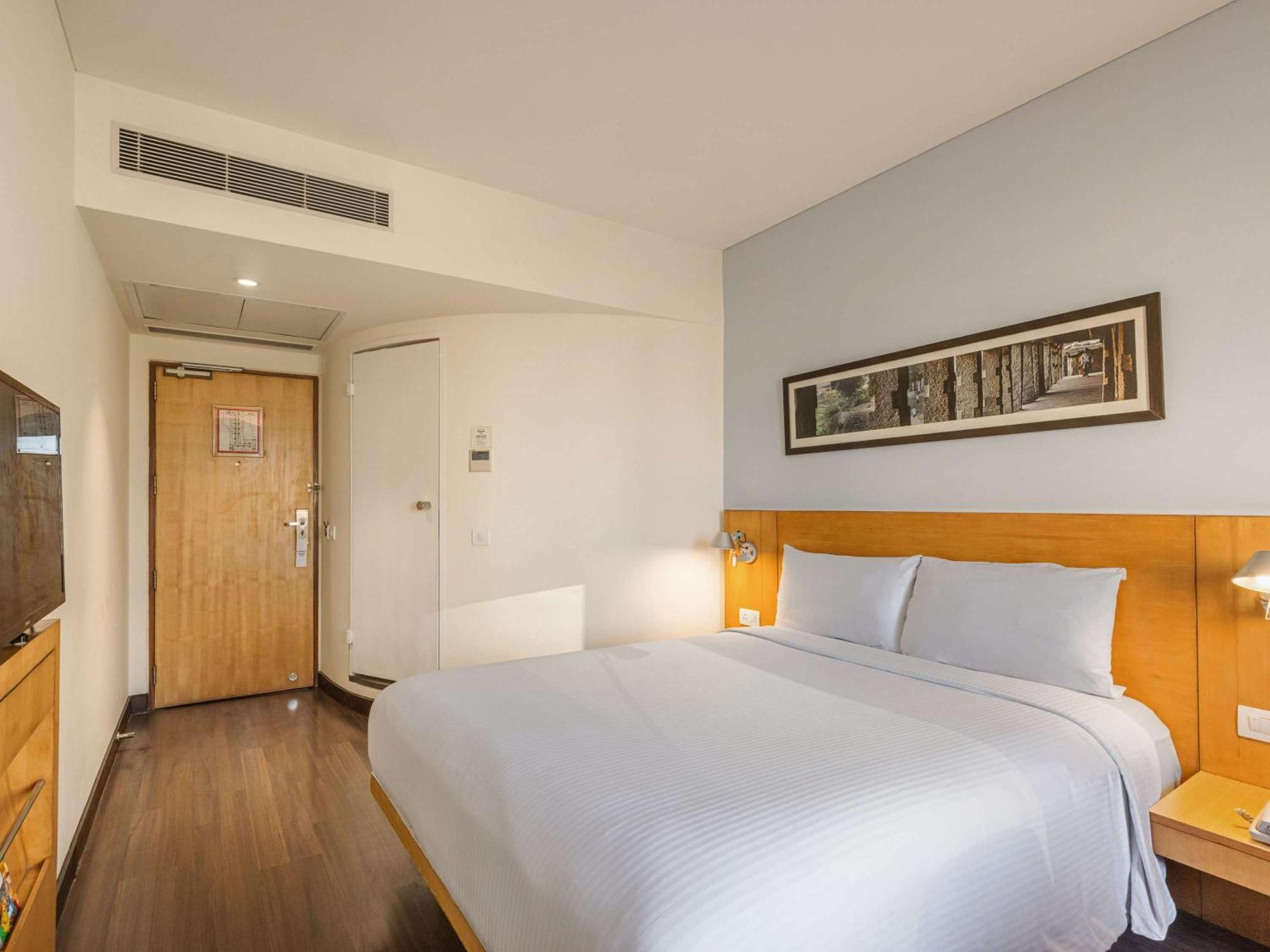 Hotel Ibis Bengaluru Hosur Road - An Accor Brand Zewnętrze zdjęcie