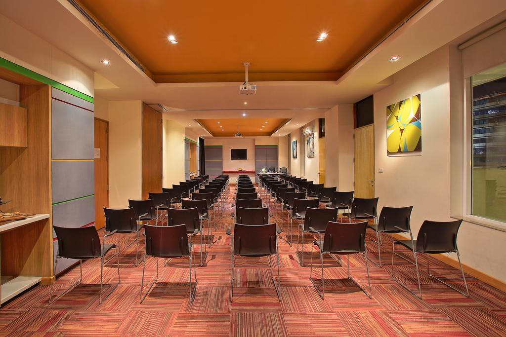 Hotel Ibis Bengaluru Hosur Road - An Accor Brand Zewnętrze zdjęcie