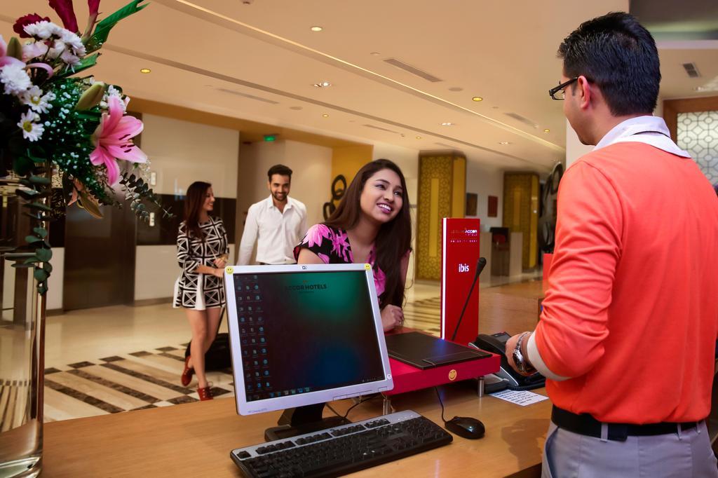 Hotel Ibis Bengaluru Hosur Road - An Accor Brand Zewnętrze zdjęcie